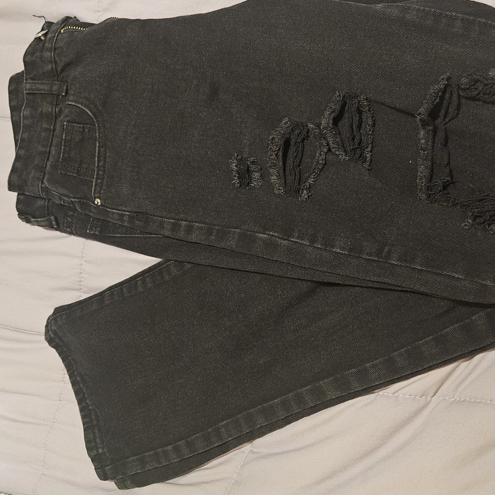 SHEIN Distressed Black Denim Jeans